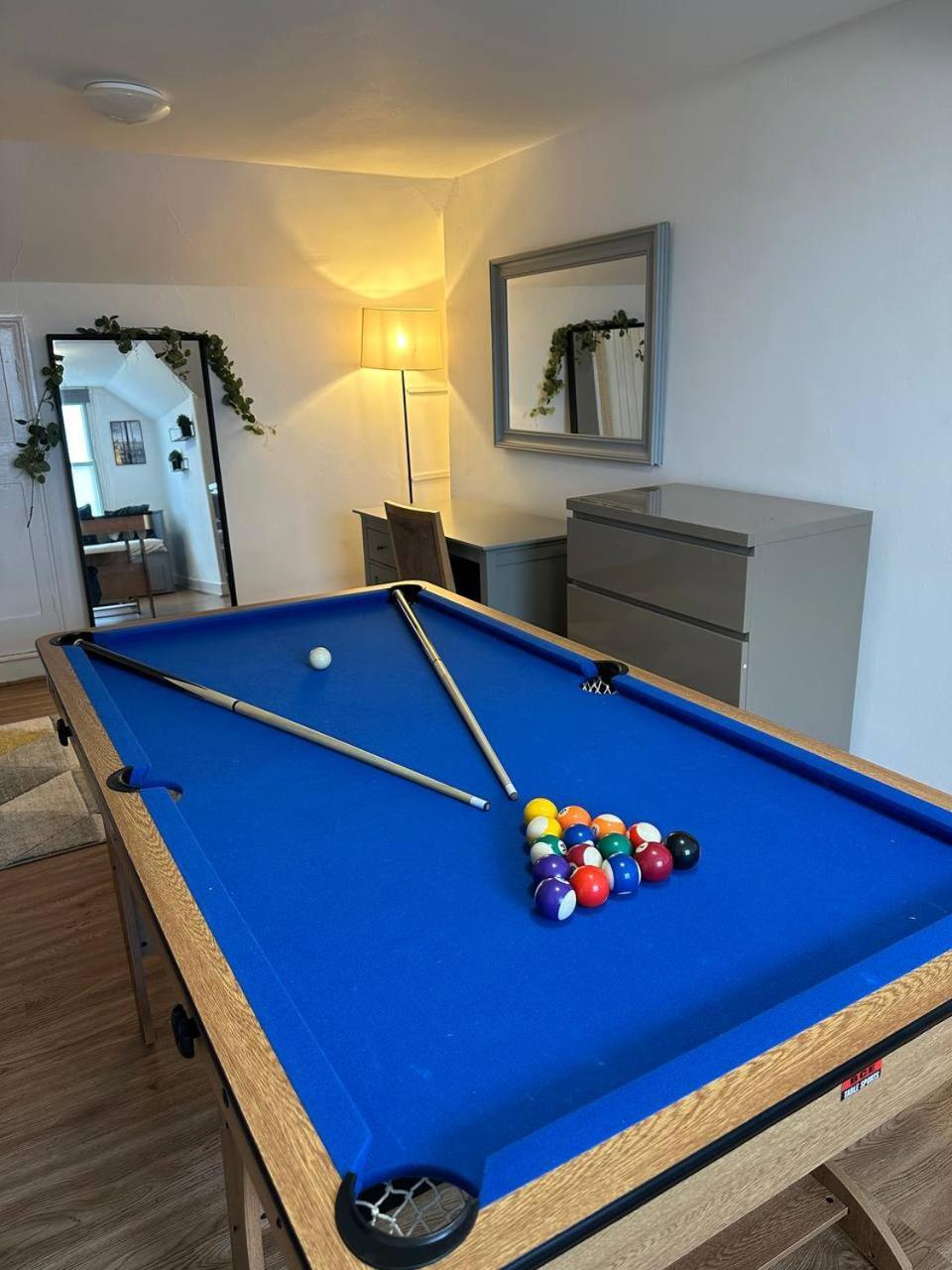 Апартаменты 3 Bed Flat With Pool Table Кембридж Экстерьер фото